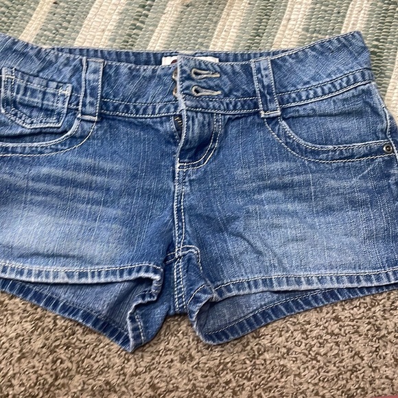 So Jean Shorts - Picture 1 of 3